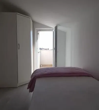 Lanterna Apartman Brzac